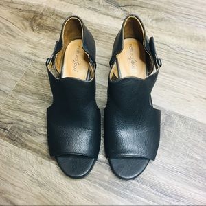 Super comfy sandal heels